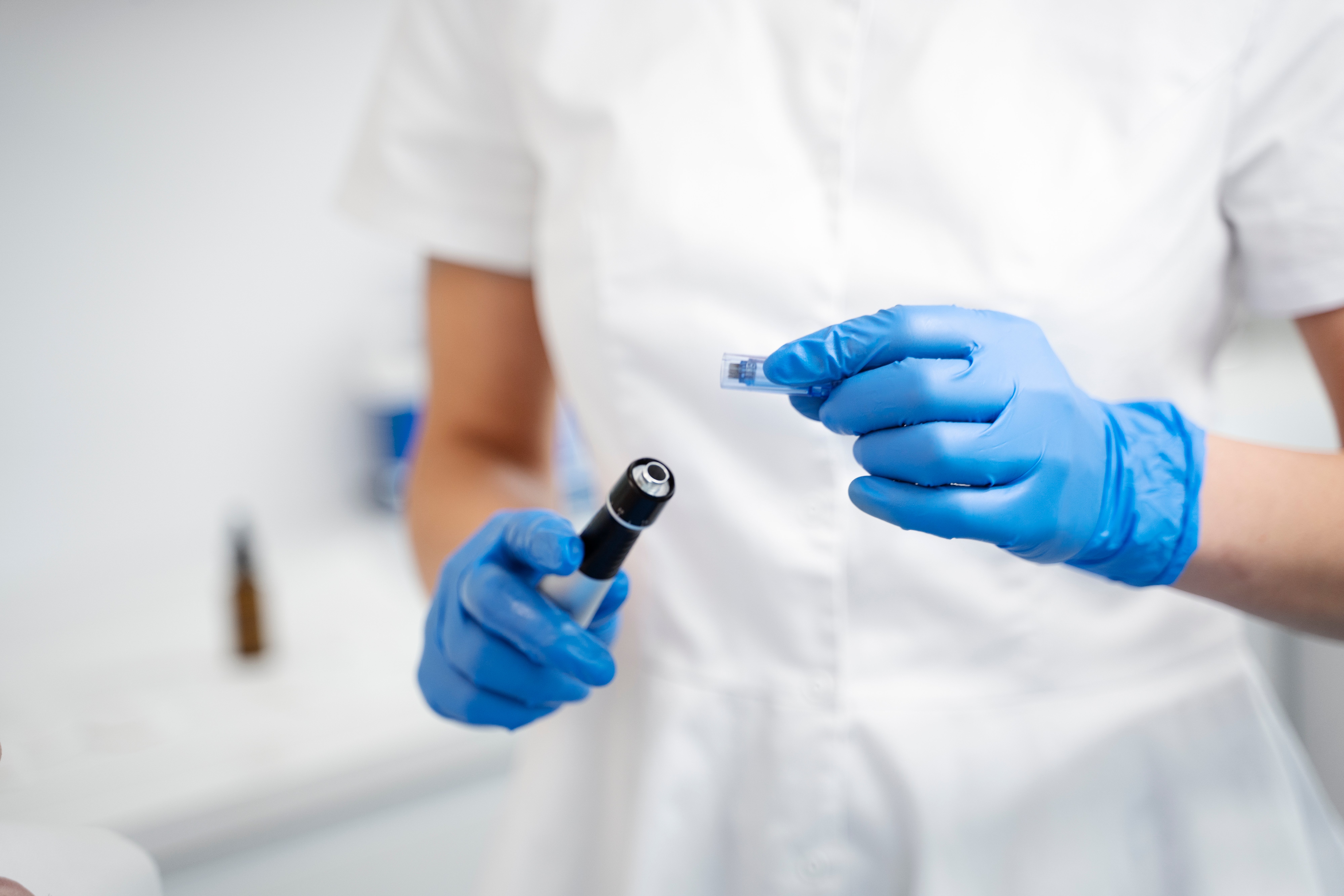 preparing utensils microneedling procedure