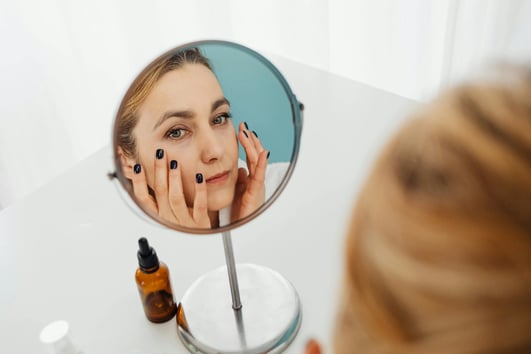 Lady using retinol​